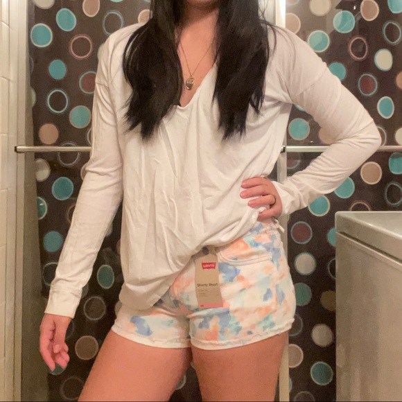 NWT Levi Shorty Shorts / Size 12 - Picture 4 of 6